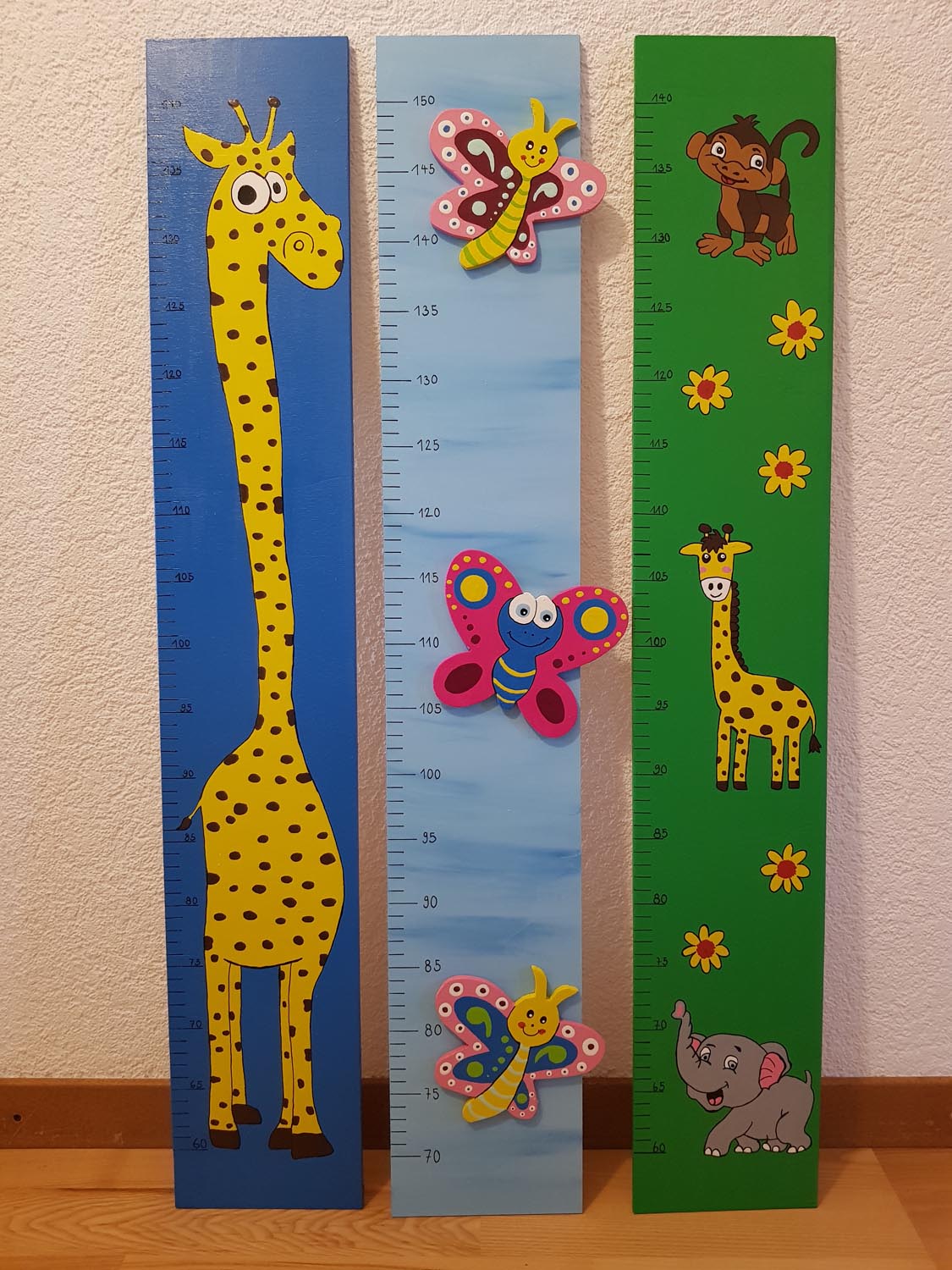 Handgemachte Kindermesslatten aus Bern - Giraffe, Schmetterling