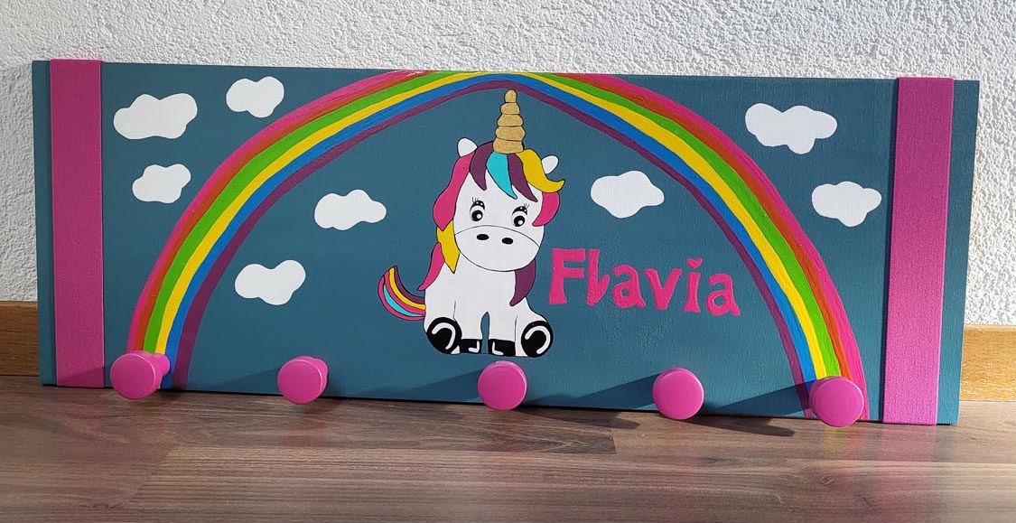 Handgemachte Kindergarderoben aus Bern - Einhorn, Regenbogen